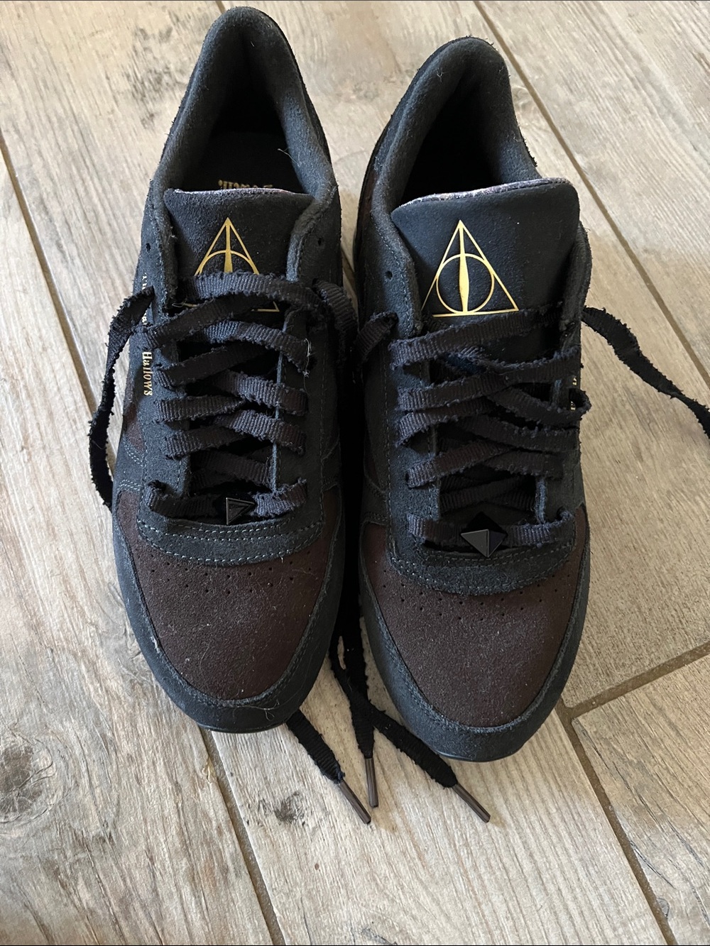 Reebok Black Suede Men's Low-Top Sneakers with Gold Emblem